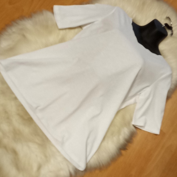 Lemon Way White Scalloped Neck Knit Top - Picture 9 of 13